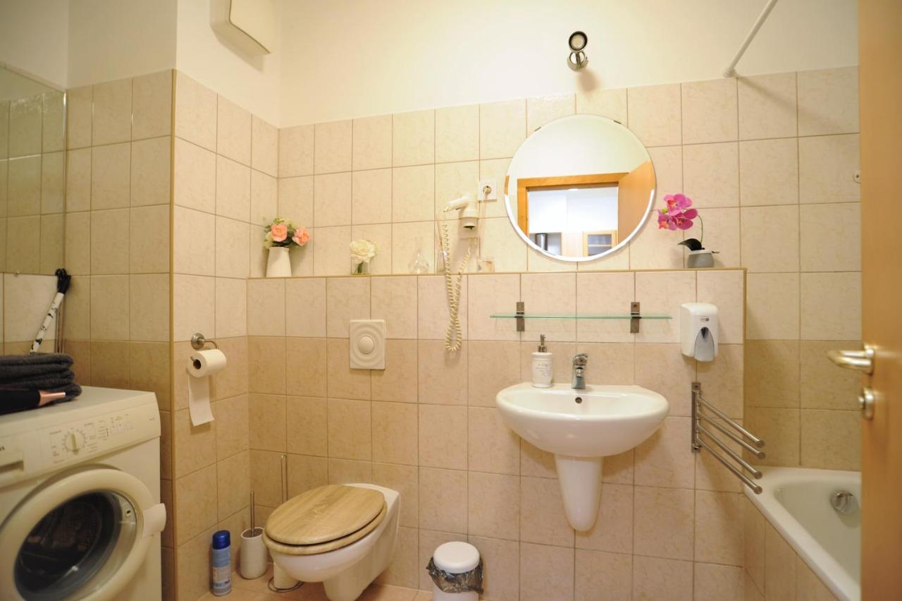 Lovely Apartment In The Heart Of ブダペスト エクステリア 写真